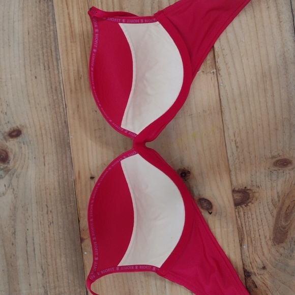 Victoria's Secret Red Satin Biofit Push Up Bra Size 36B - Picture 3 of 10